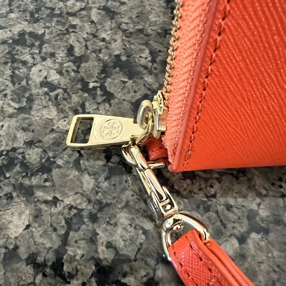 NWOT Tory Burch Orange Robinson Pebbled Zip Continental Wallet - Picture 2 of 6